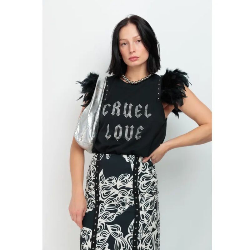 T-skjorte med fjær og nagler